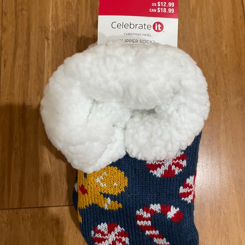 Christmas Gingerbread Slipper Socks - Picture 2 of 6